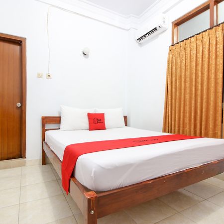 RedDoorz Plus near Alun Alun Selatan Yogyakarta Bagian luar foto