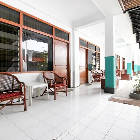 RedDoorz Plus near Alun Alun Selatan Yogyakarta Bagian luar foto